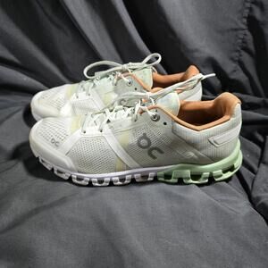 On Cloud Flow Women's Size 6 Running Shoe Sneaker Comfort Shoe Aloe White
